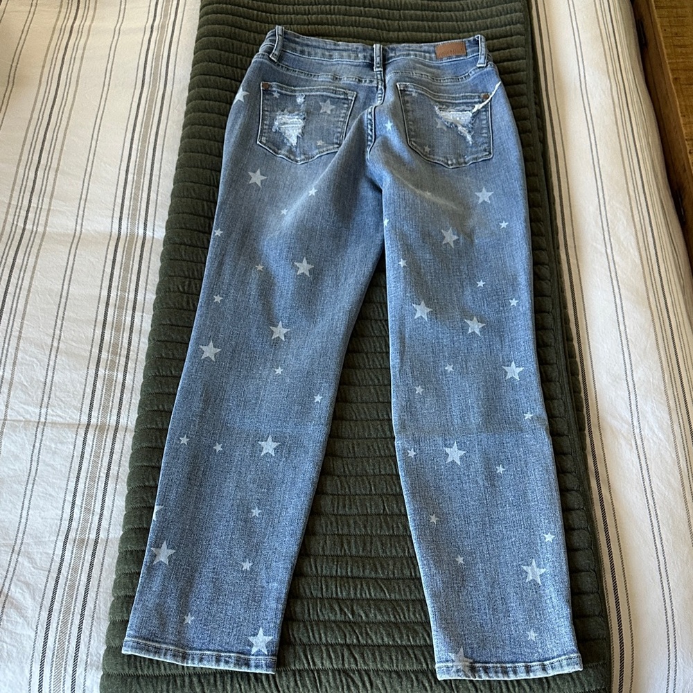 Judy Blue Light Blue Star Boyfriend Jeans - Picture 9 of 10